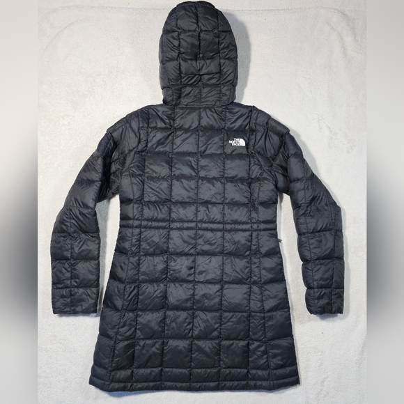 The North Face Women's Black Puffer Coat - Picture 12 of 16